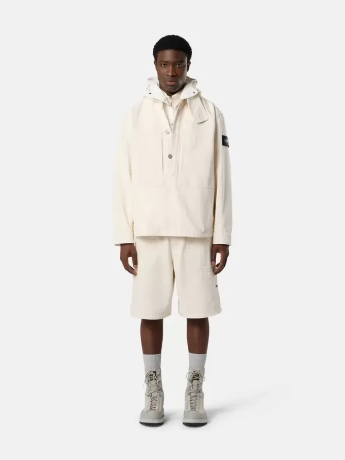 Anorak met afneembare capuchonvoering en kinband Anorak met afneembare capuchonvoering en kinband