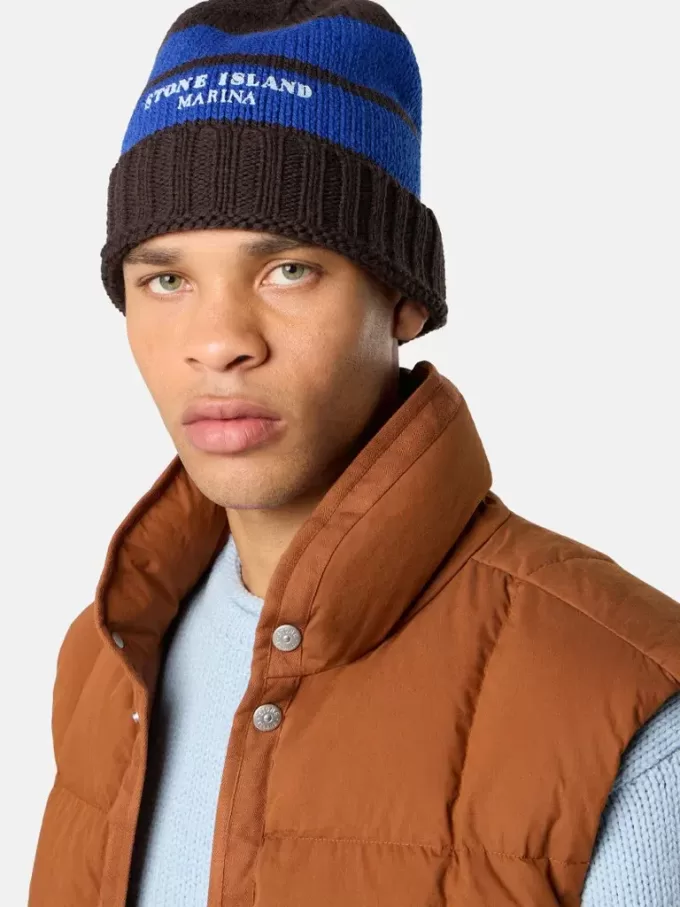 Beanie met contrasterende strepen en geribde boord