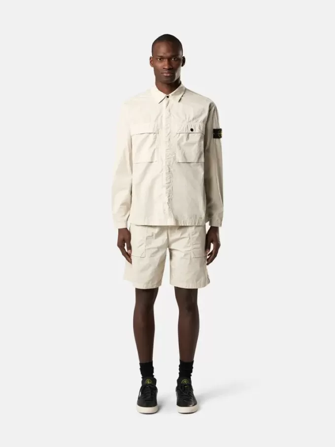 Comfortabel overshirt met borstzakken en drukknoopsluiting.