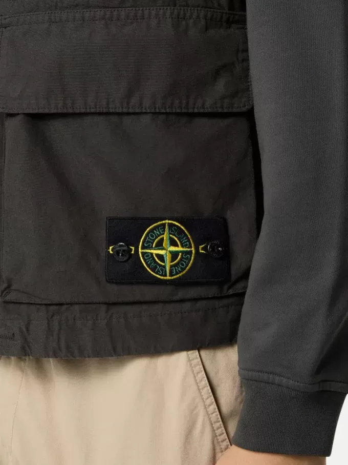 Functioneel vest met anti-drop en multi-pocket ontwerp. Functioneel vest met anti-drop en multi-pocket ontwerp.