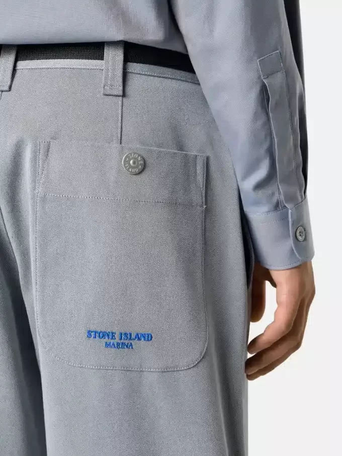 Losvallende chino met nylon riem