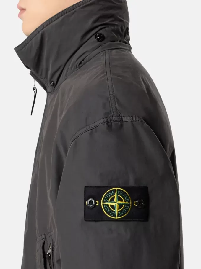 Overhemdjasje met anti-drop en verborgen capuchon Overhemdjasje met anti-drop en verborgen capuchon
