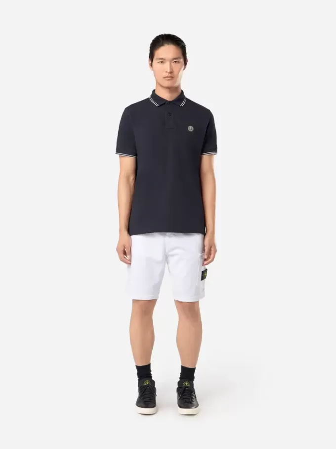 Regular-fit bermuda met elastische tailleband. Regular-fit bermuda met elastische tailleband.