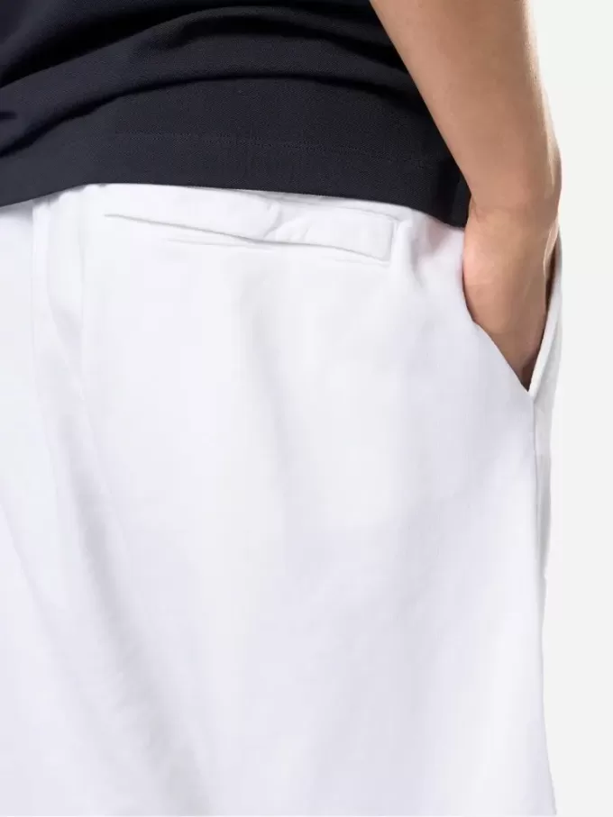 Regular-fit bermuda met elastische tailleband. Regular-fit bermuda met elastische tailleband.