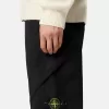 Regular-fit cargobroek met schuine ritszakken. Regular-fit cargobroek met schuine ritszakken.