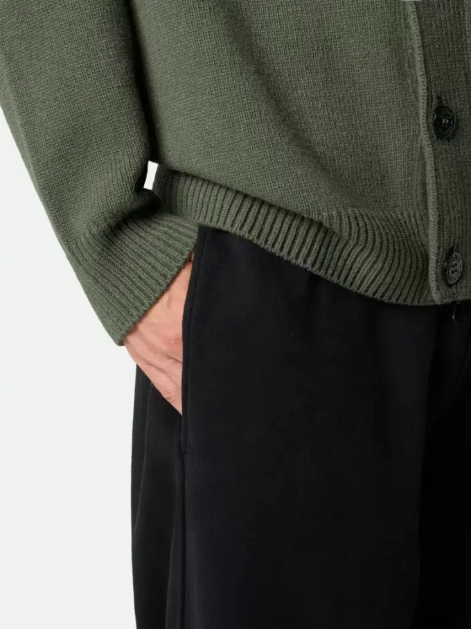 Regular fit joggingbroek met zak met balg aan de pijp. Regular fit joggingbroek met zak met balg aan de pijp.