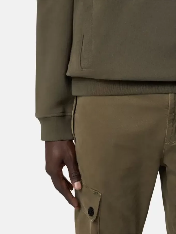Regular fit sweatshirt met capuchon en buidelzak.