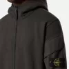 Regular fit sweatshirt met capuchon en ritssluiting en mouwzakken. Regular fit sweatshirt met capuchon en ritssluiting en mouwzakken.