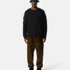 Regular fit sweatshirt met ronde hals en zakken op de mouwen. Regular fit sweatshirt met ronde hals en zakken op de mouwen.