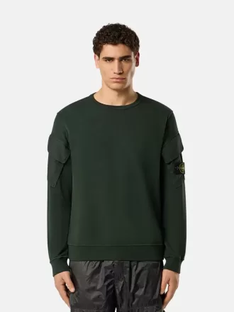 Regular fit sweatshirt met ronde hals en zakken op de mouwen. Regular fit sweatshirt met ronde hals en zakken op de mouwen.