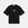Regular fit T-shirt met korte mouwen en ’02 Industrial Logos’-print. Regular fit T-shirt met korte mouwen en ’02 Industrial Logos’-print.