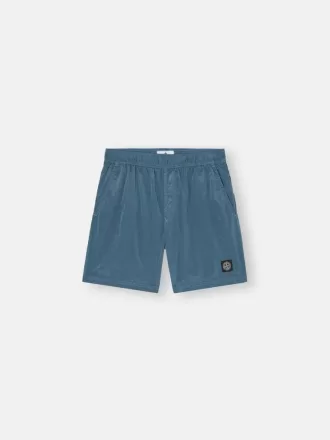 Regular fit zwemshort met zakken en mesh voering. Regular fit zwemshort met zakken en mesh voering.