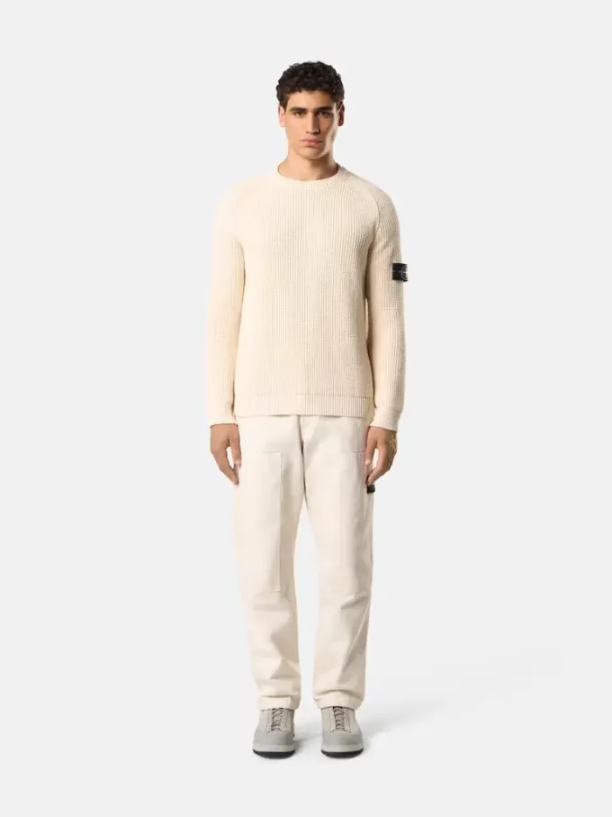 Relaxed-fit chino met elastische tailleband.