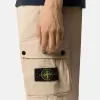 Slim-fit bermuda met ritszakken.
