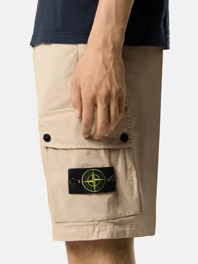 Slim-fit bermuda met ritszakken.