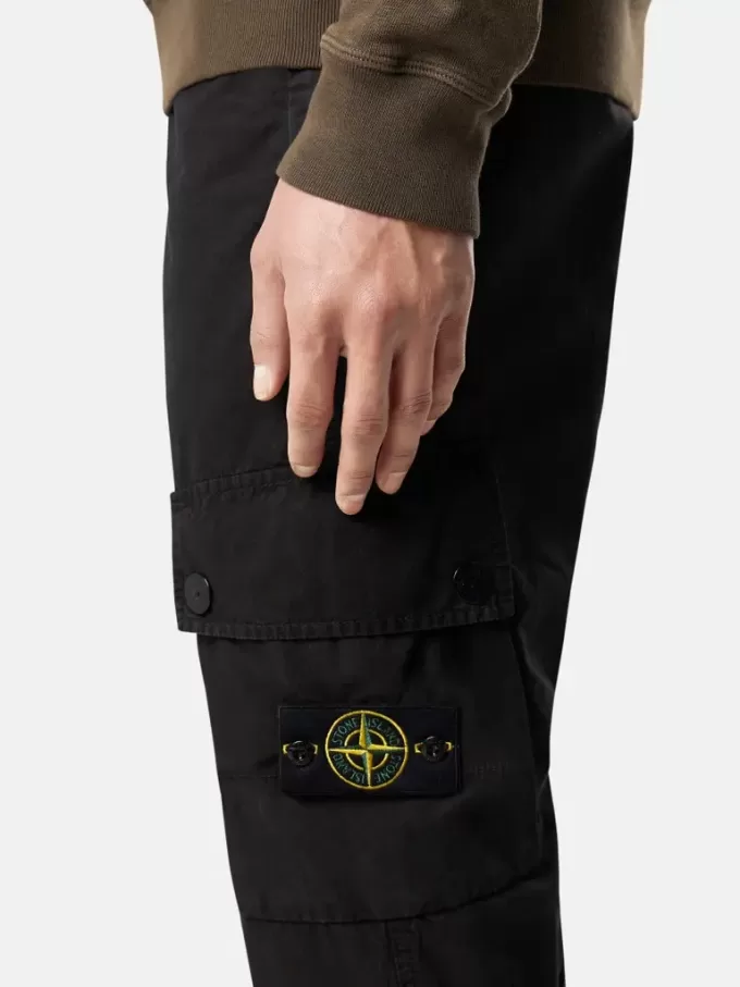 Slim-fit cargobroek met zakken met ritssluiting
