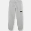 Slim-fit joggingbroek met zakken en trekkoord in de taille. Slim-fit joggingbroek met zakken en trekkoord in de taille.