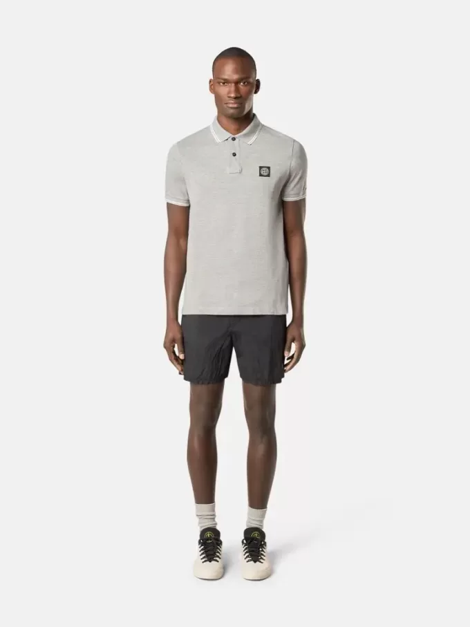 Slim-fit poloshirt met korte mouwen en gestreepte details