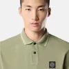 Slim-fit poloshirt met korte mouwen en gestreepte details