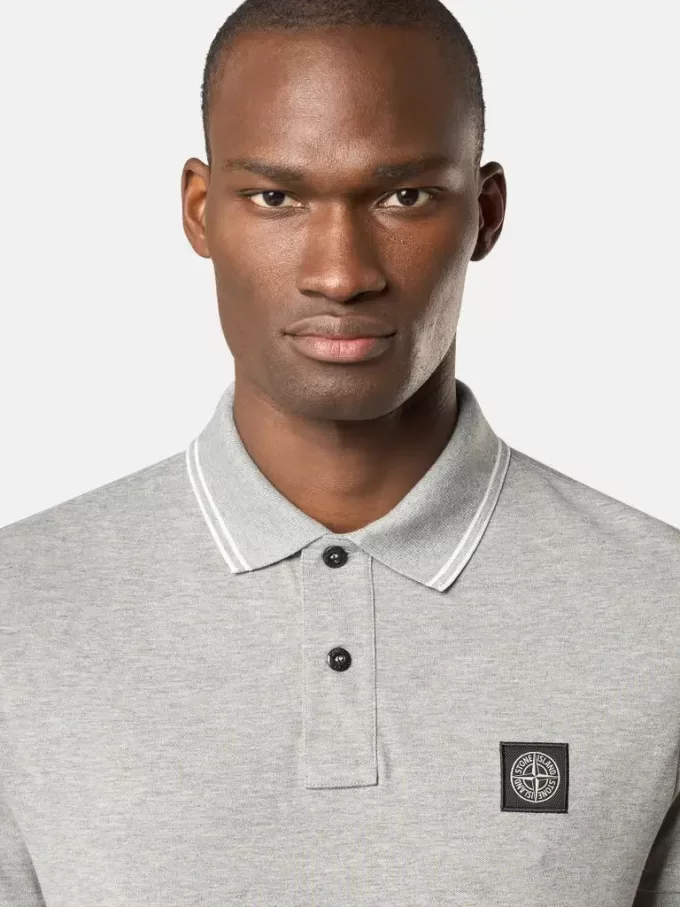 Slim-fit poloshirt met korte mouwen en gestreepte details