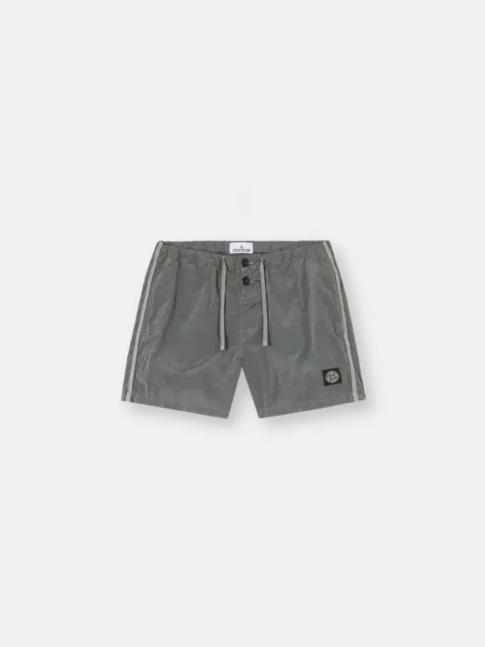 Slim-fit zwemshort met zakken en mesh voering Slim-fit zwemshort met zakken en mesh voering