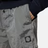 Slim-fit zwemshort met zakken en mesh voering Slim-fit zwemshort met zakken en mesh voering