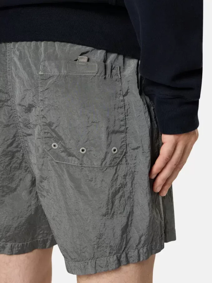 Slim-fit zwemshort met zakken en mesh voering Slim-fit zwemshort met zakken en mesh voering