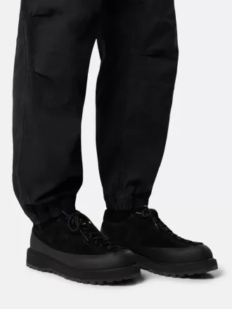 Sneaker met vetersluiting, rubberen rand en profielzool