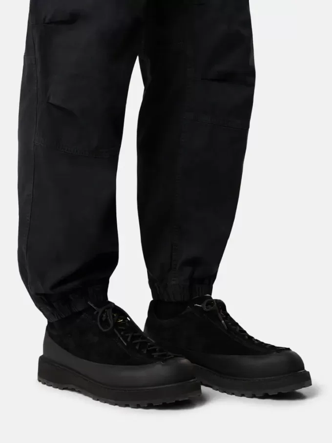 Sneaker met vetersluiting, rubberen rand en profielzool
