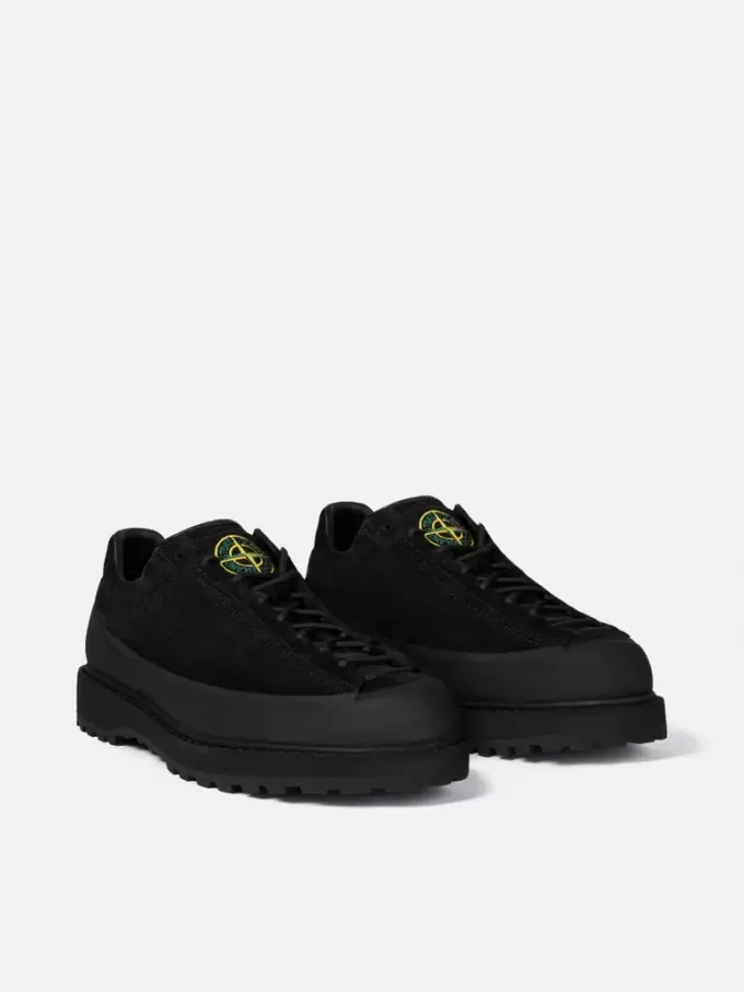 Sneaker met vetersluiting, rubberen rand en profielzool