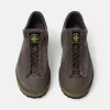 Sneaker met vetersluiting, rubberen rand en profielzool