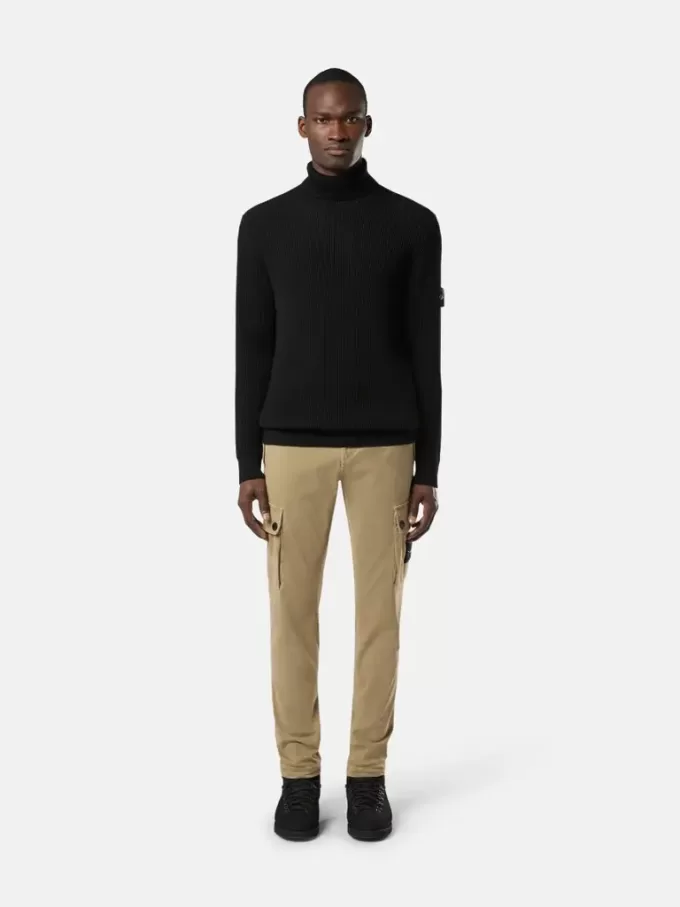 Turtleneck trui met fijne geribde boorden Turtleneck trui met fijne geribde boorden