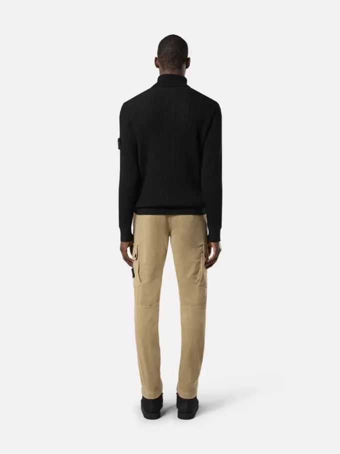 Turtleneck trui met fijne geribde boorden Turtleneck trui met fijne geribde boorden